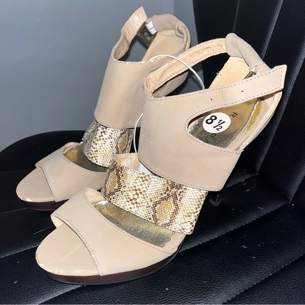 Women’s Heels size 8.5
